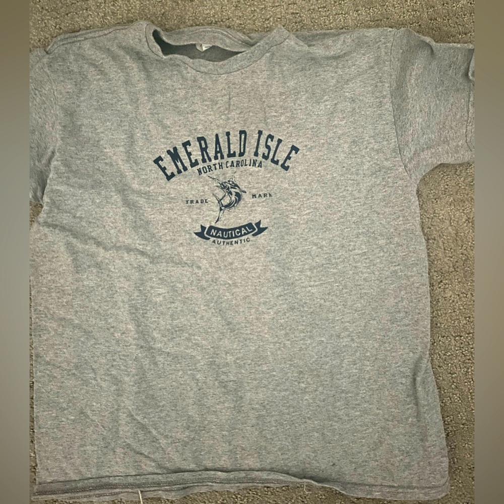 Boys Emerald Isle NC T Shirt Size M